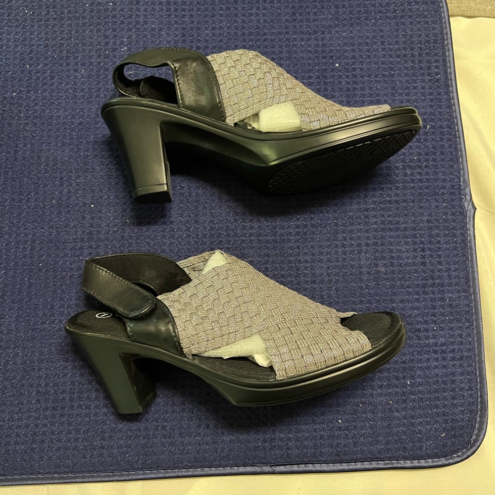 Bernie Met. Black and Gray Heels